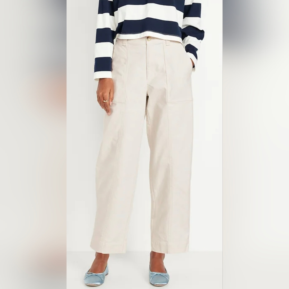 Old Navy Ivory Barrel Pants. Like new.